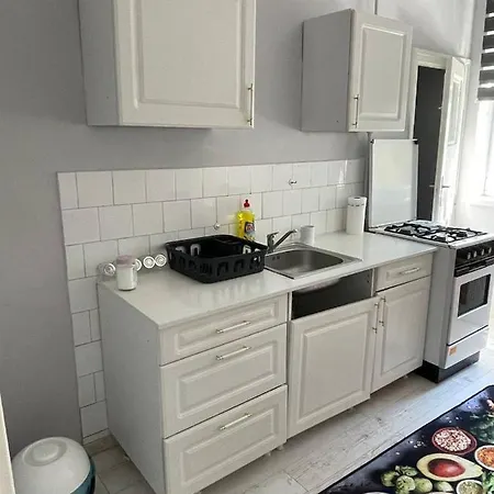 Downtown Near Center & Plaza